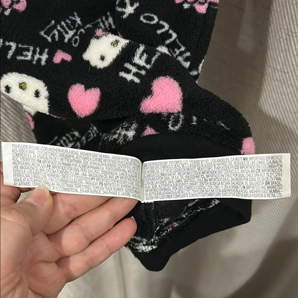 Hello Kitty Black and Pink Short Sleeve Tee for Small Pets - Picture 7 of 10